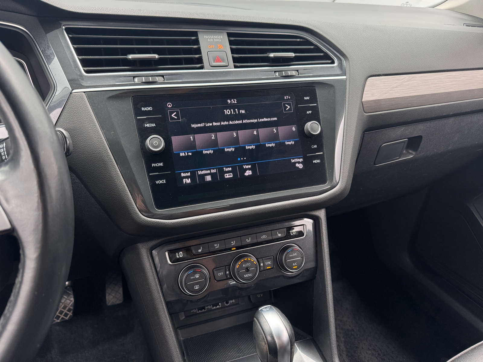 Thumbnail: 2019 Volkswagen Tiguan - 4