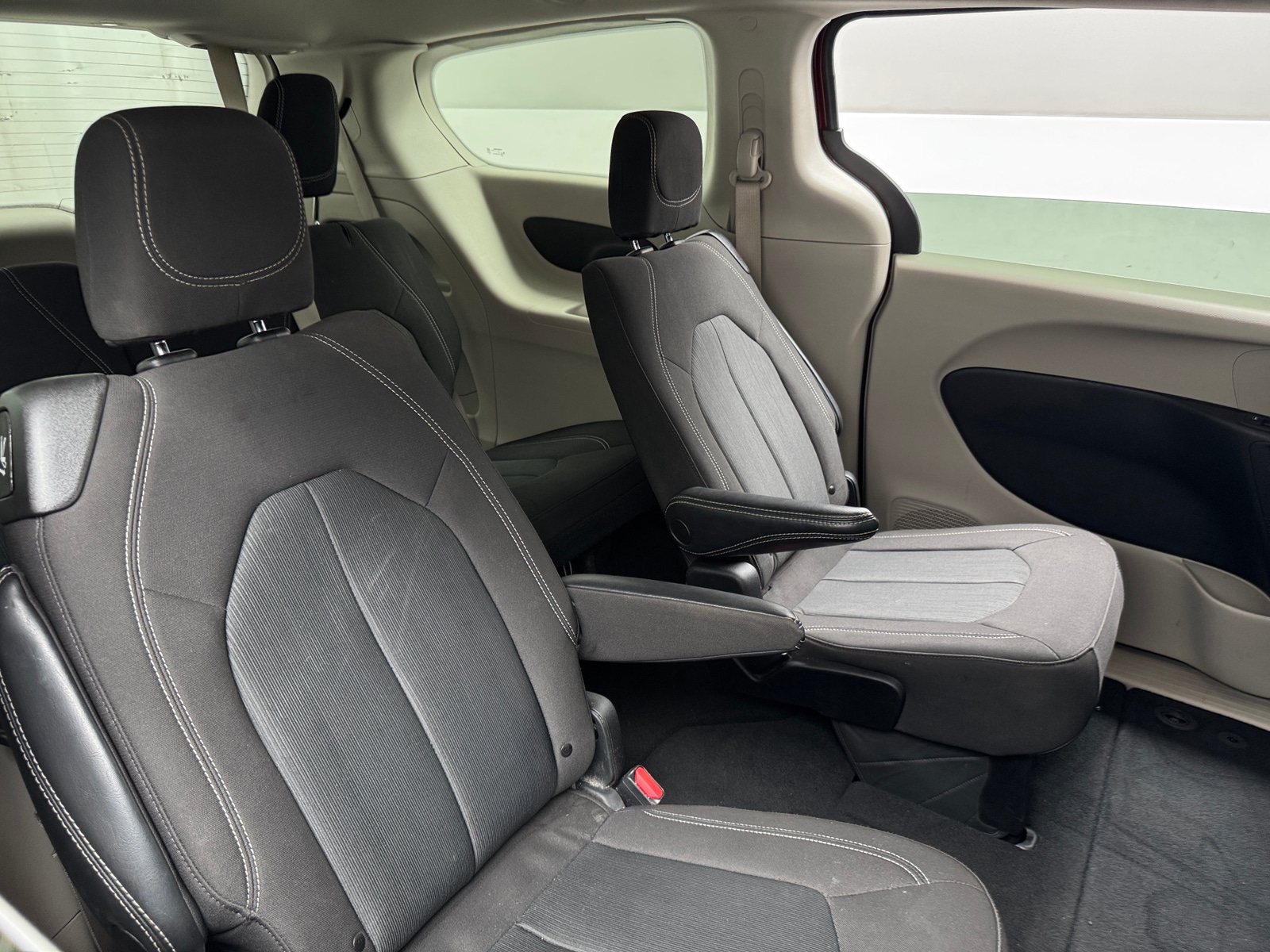 Thumbnail: 2023 Chrysler Voyager - 6