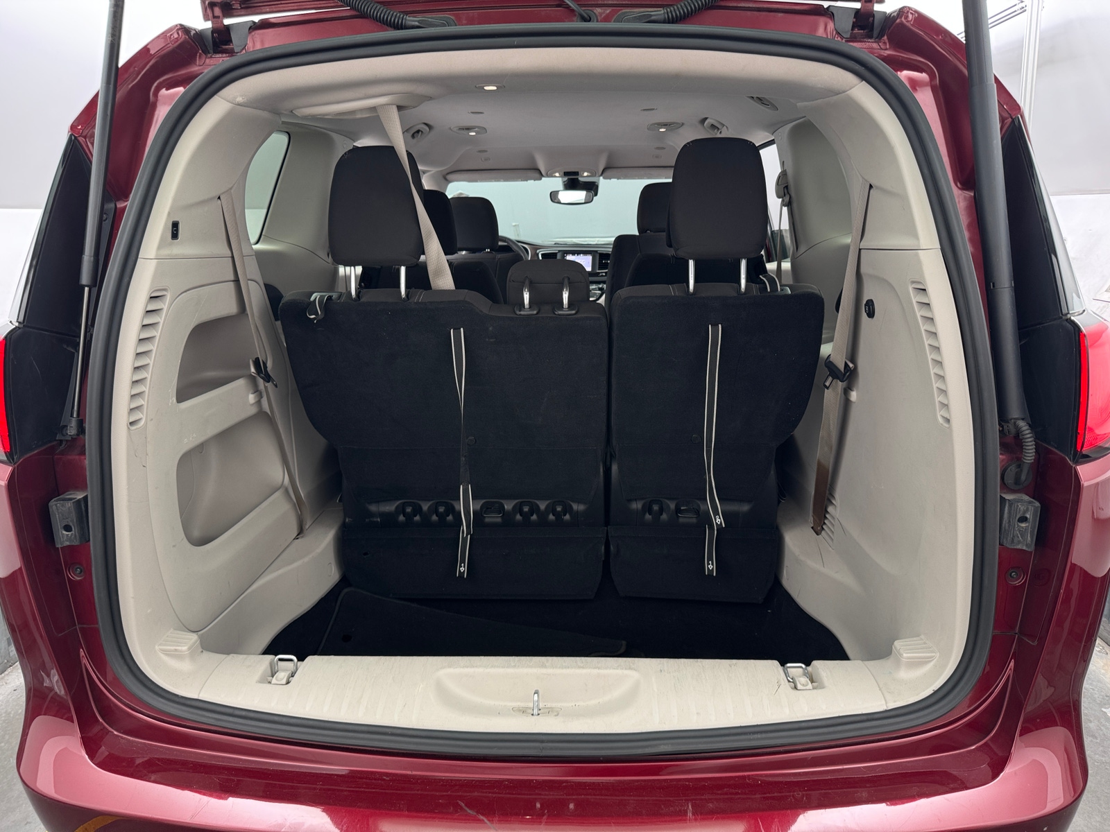 Thumbnail: 2023 Chrysler Voyager - 7