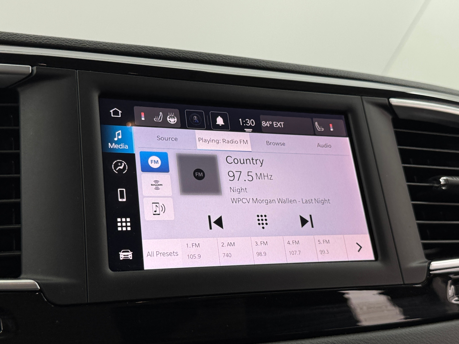 Thumbnail: 2023 Chrysler Voyager - 4