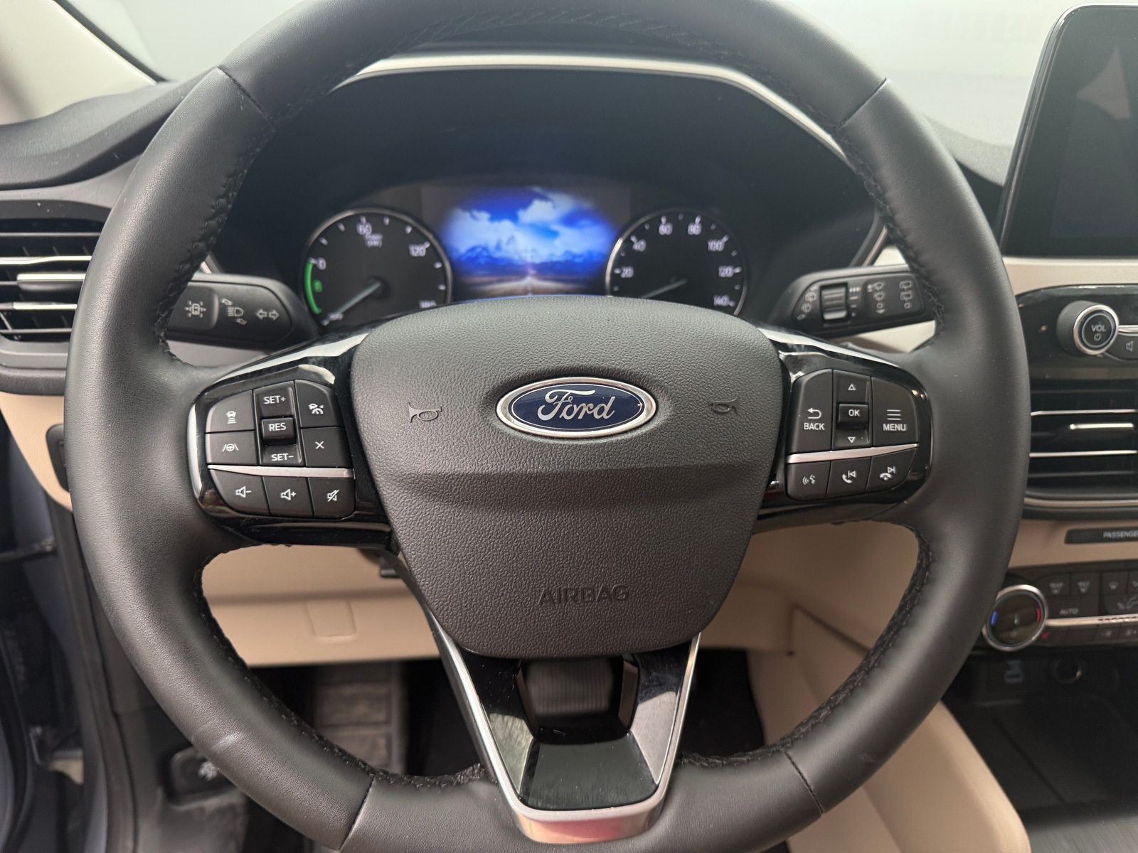 Thumbnail: 2022 Ford Escape - 4