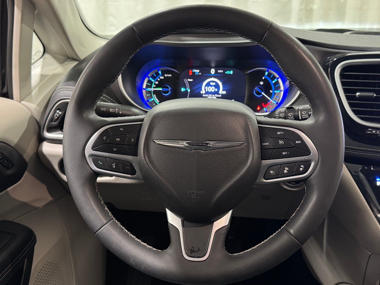 Thumbnail: 2024 Chrysler Pacifica - 4