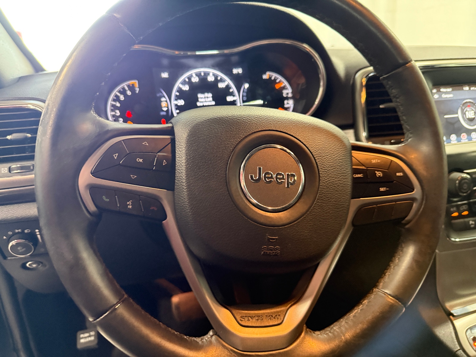 Thumbnail: 2019 Jeep Grand Cherokee - 5