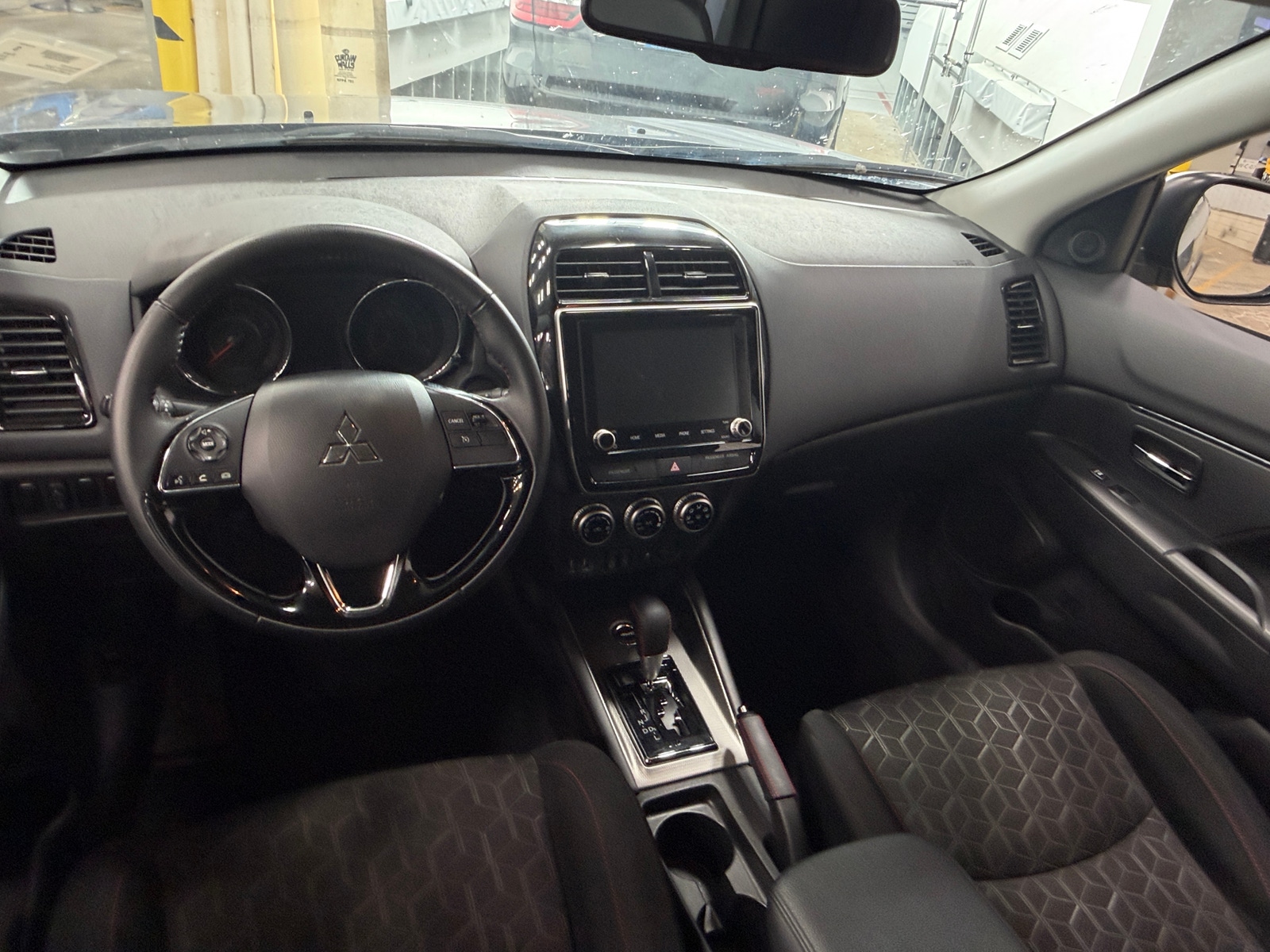 Thumbnail: 2025 Mitsubishi Outlander Sport - 3
