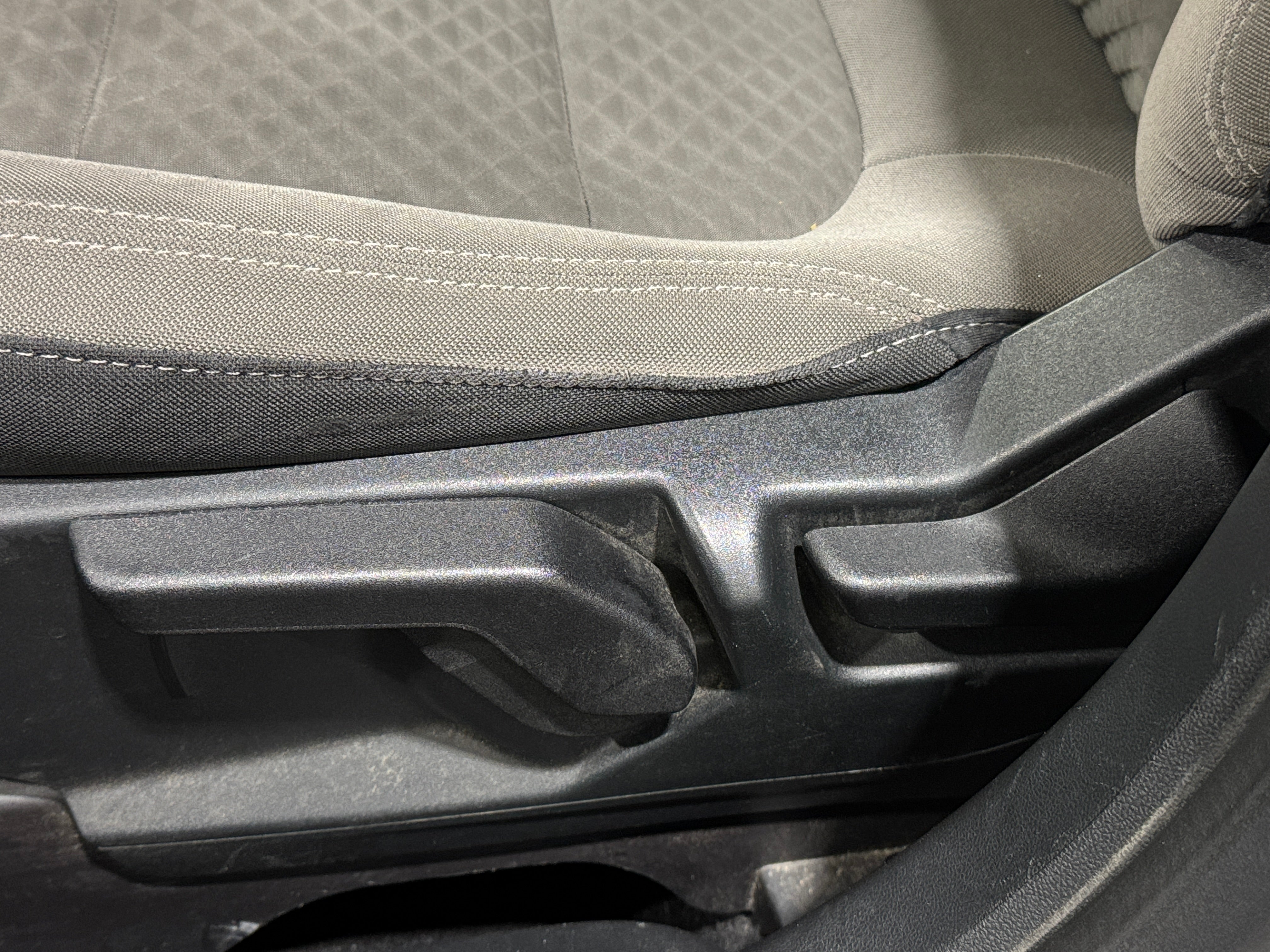 Used 2021 Ford Escape SE with VIN 1FMCU0G69MUA50885 for sale in Pewaukee, WI