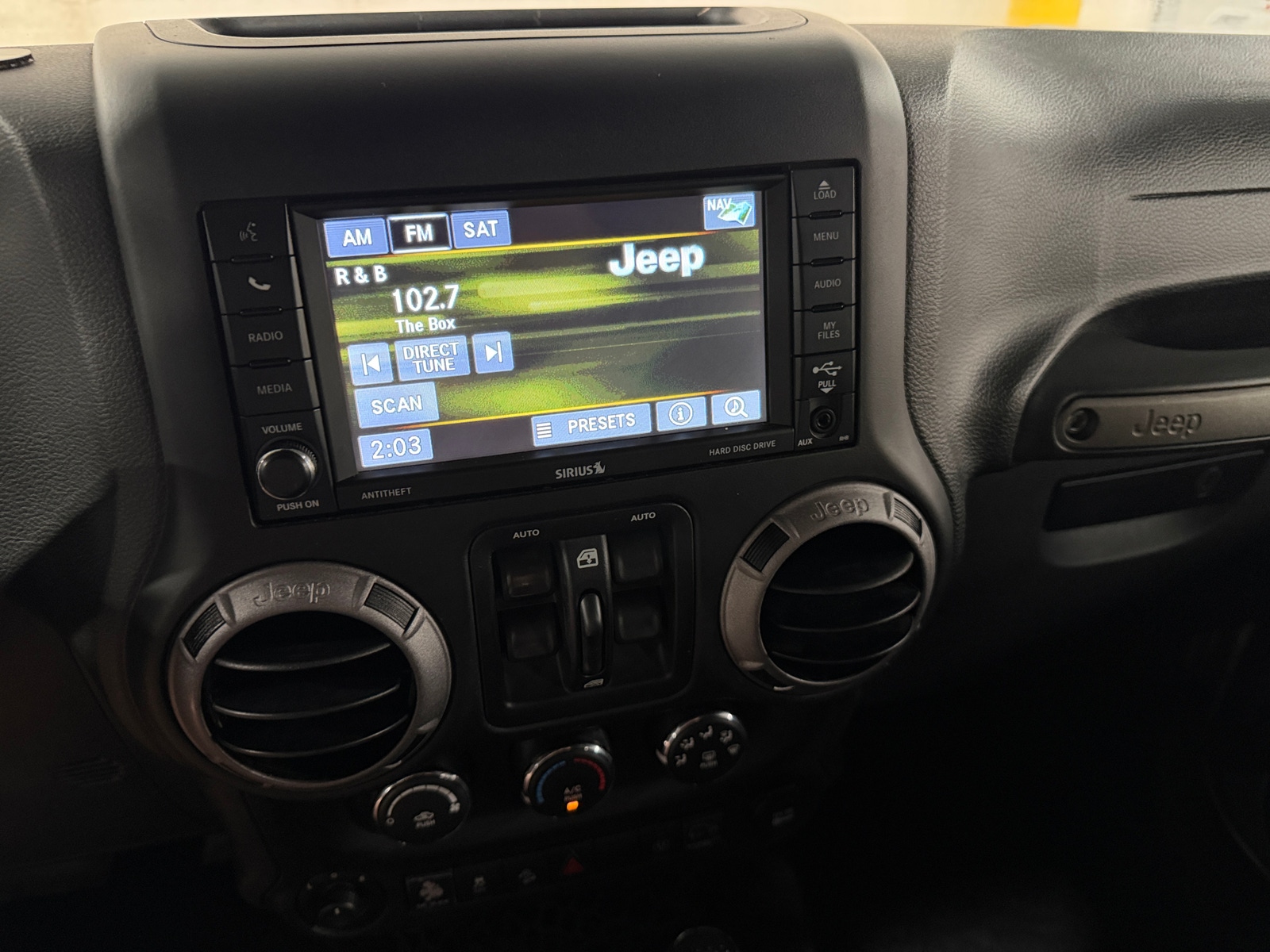 Thumbnail: 2017 Jeep Wrangler - 3
