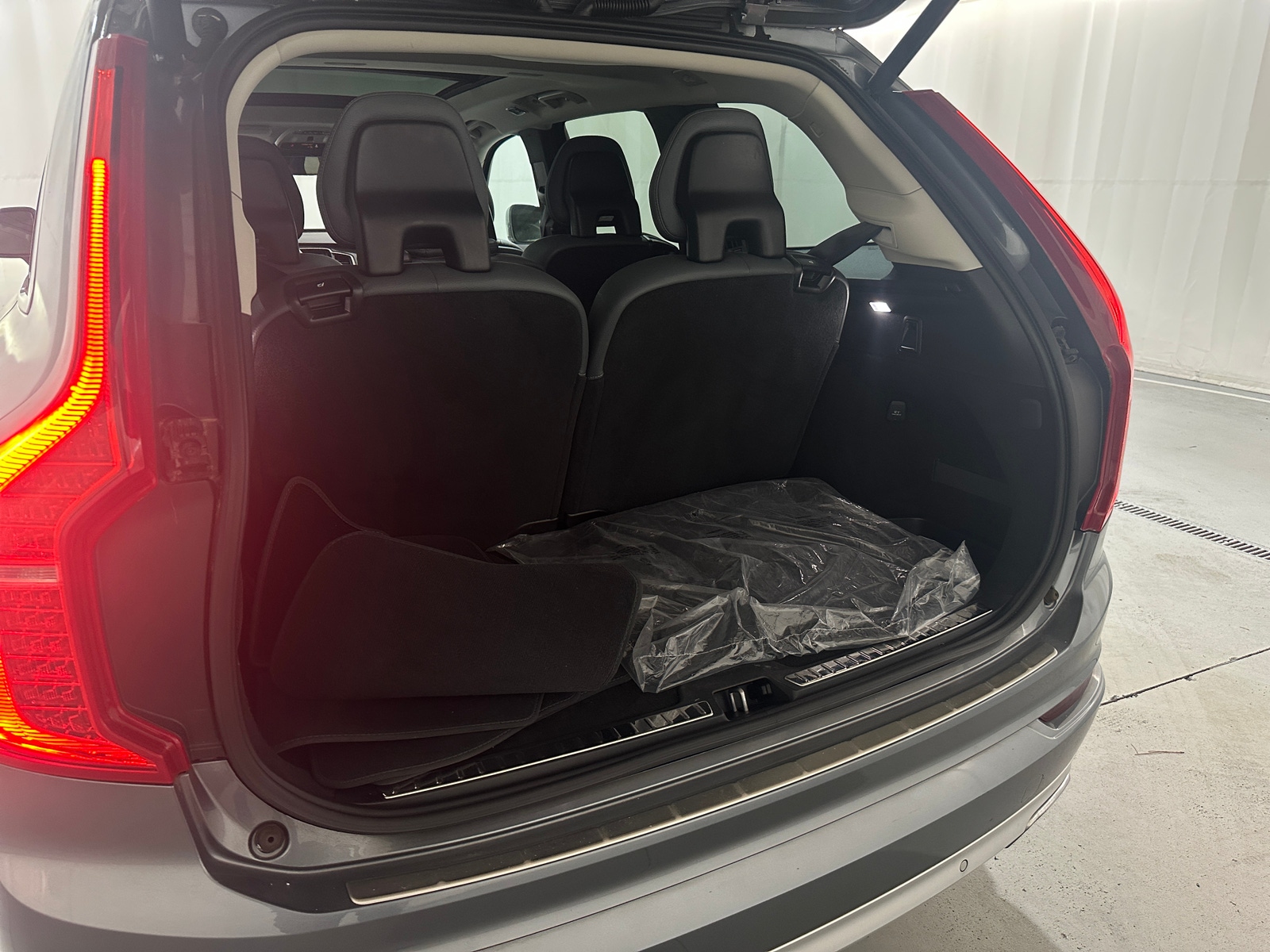 Thumbnail: 2020 Volvo XC90 - 6