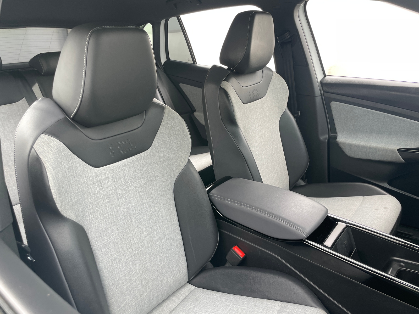 Thumbnail: 2023 Volkswagen ID.4 - 2