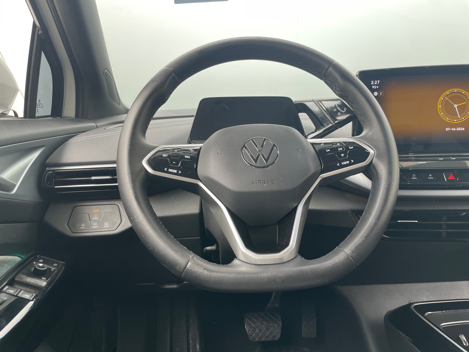 Thumbnail: 2023 Volkswagen ID.4 - 5