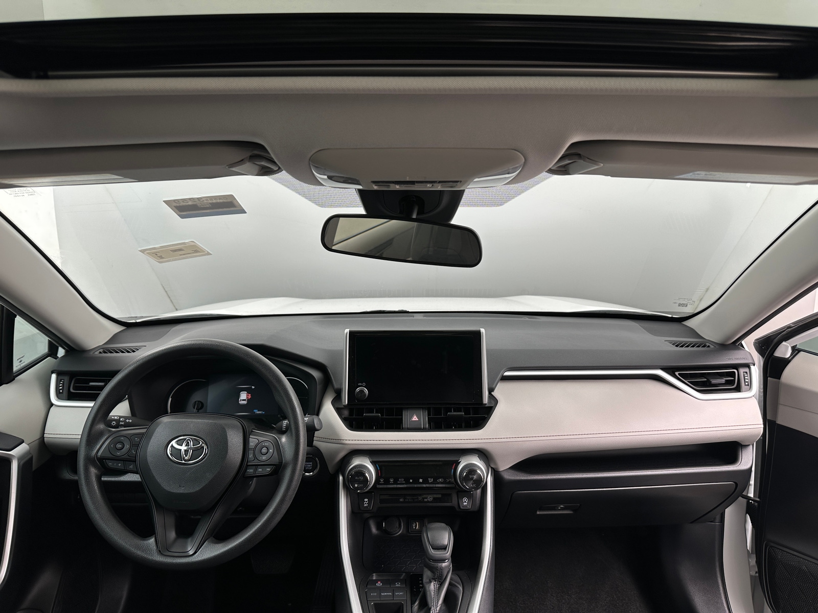 Thumbnail: 2025 Toyota RAV4 - 3
