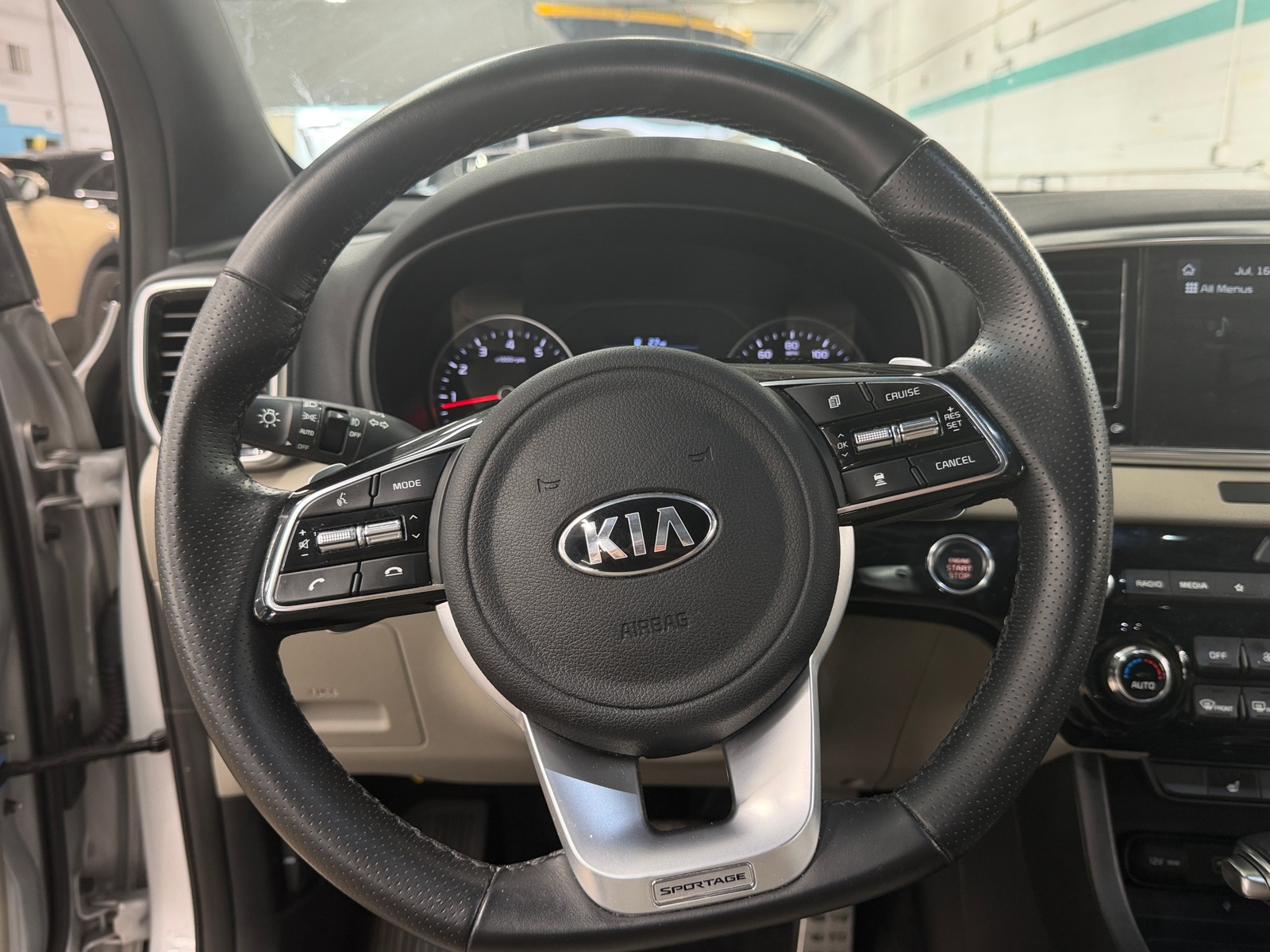 Thumbnail: 2022 Kia Sportage - 4