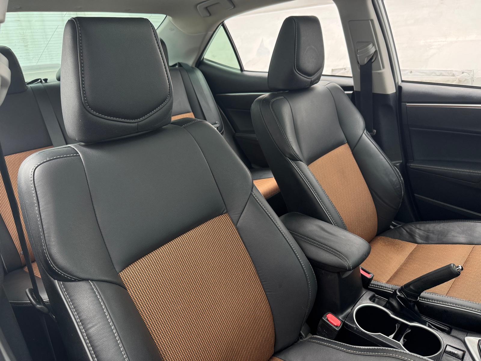 Thumbnail: 2016 Toyota Corolla - 2