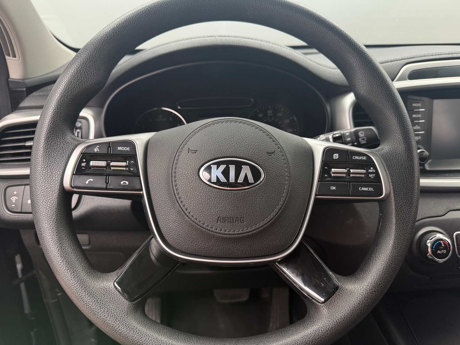 Thumbnail: 2019 Kia Sorento - 5