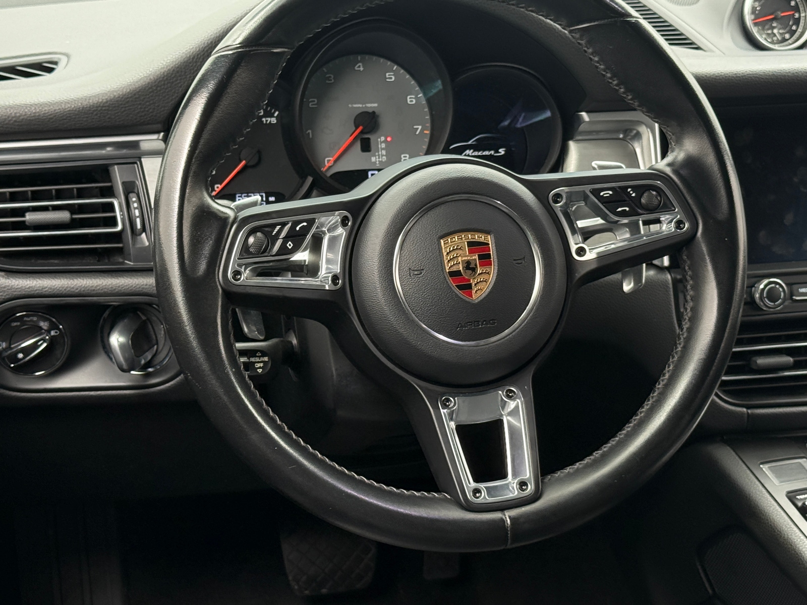Thumbnail: 2020 Porsche Macan - 4