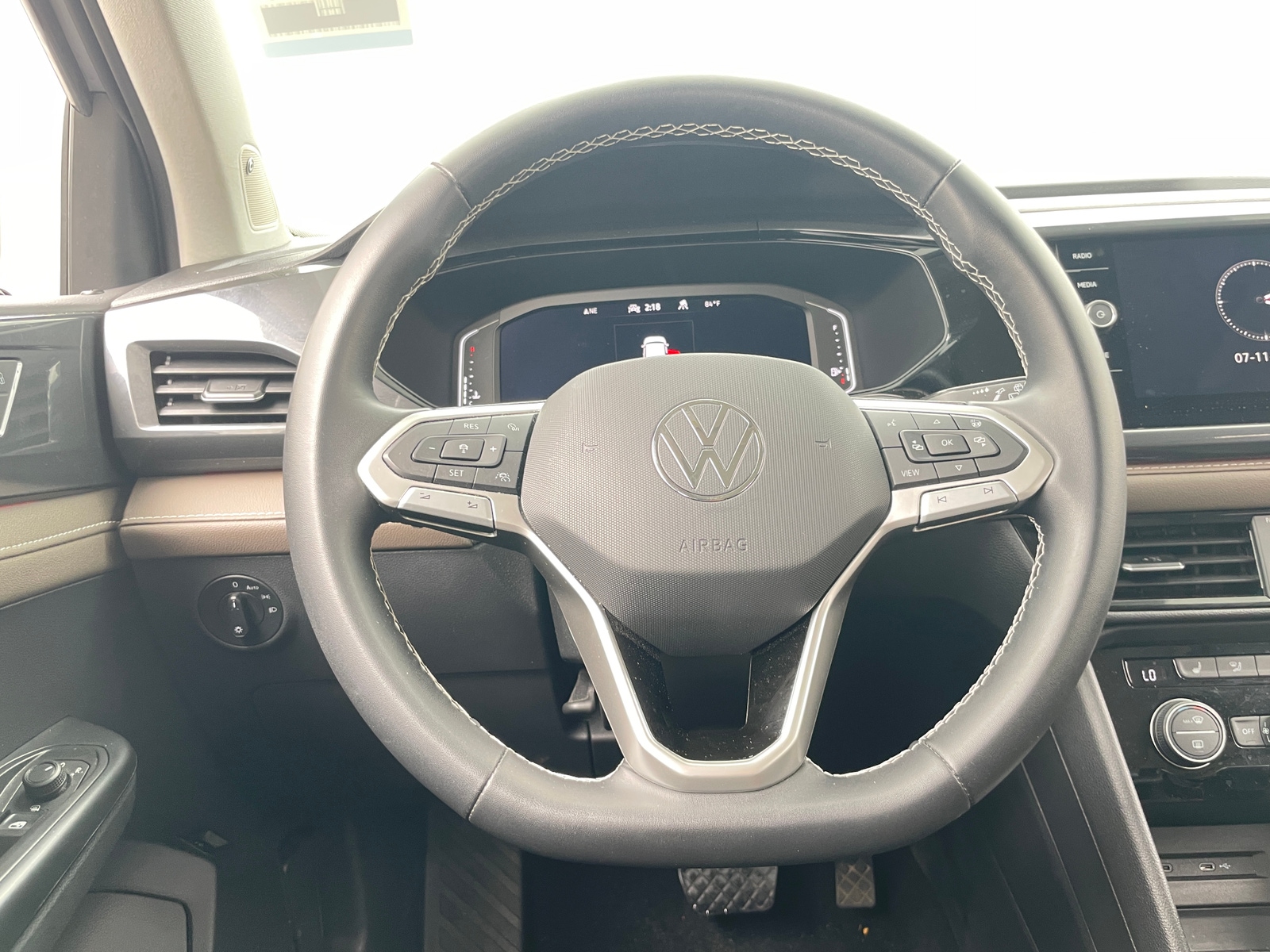 Thumbnail: 2023 Volkswagen Taos - 4