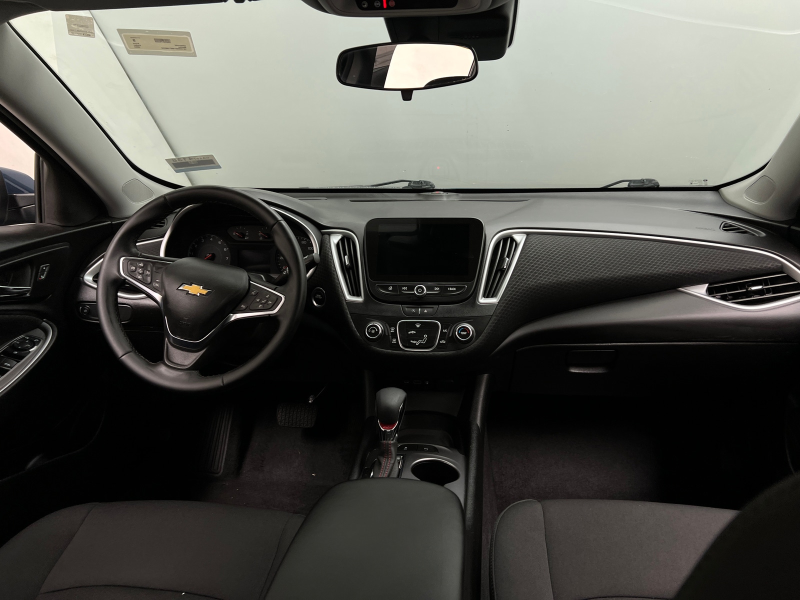 Thumbnail: 2024 Chevrolet Malibu - 3
