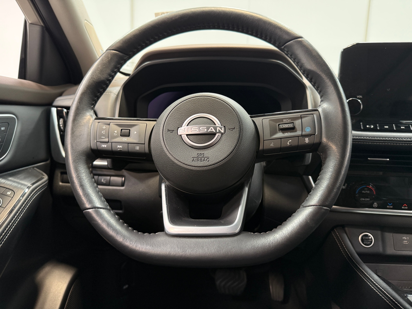 Thumbnail: 2023 Nissan Rogue - 4