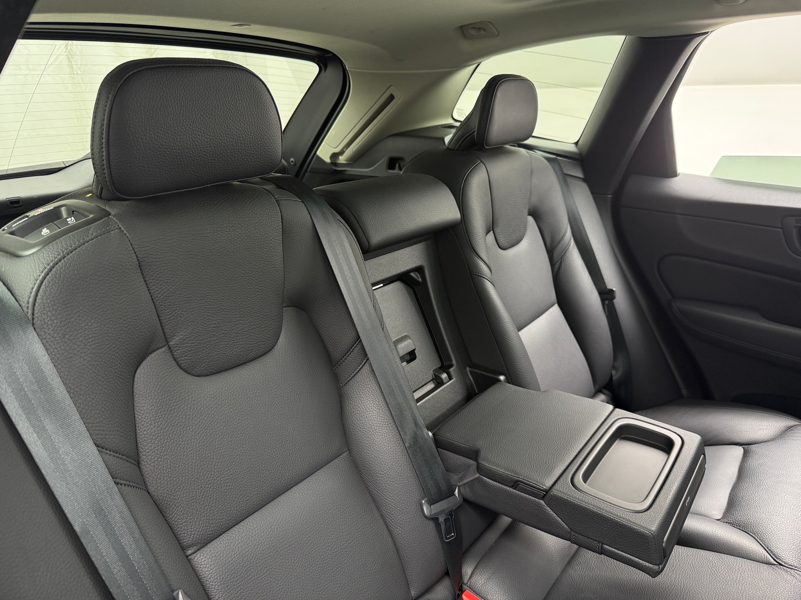 Thumbnail: 2021 Volvo XC60 - 5