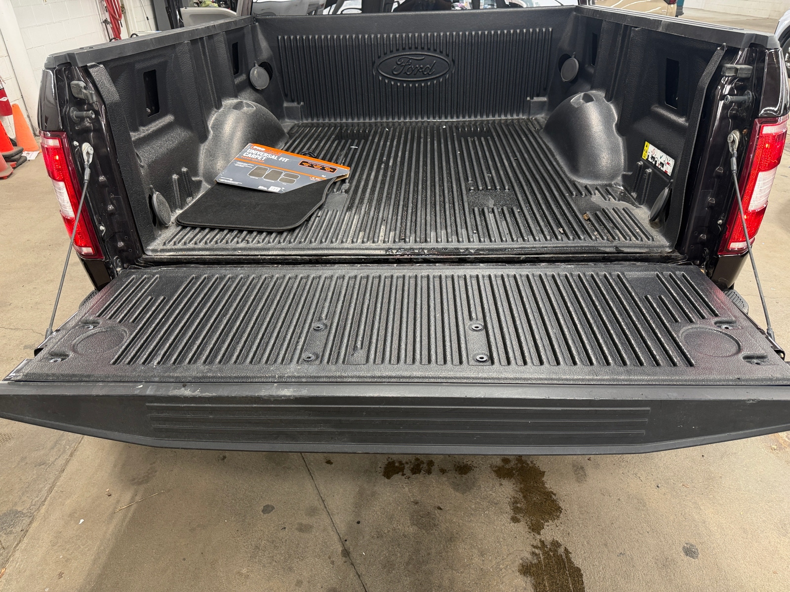 Thumbnail: 2018 Ford Econoline - 7