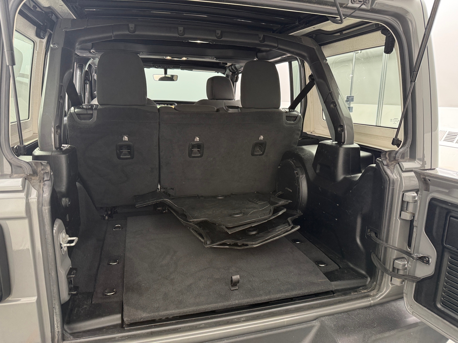 Thumbnail: 2021 Jeep Wrangler - 7