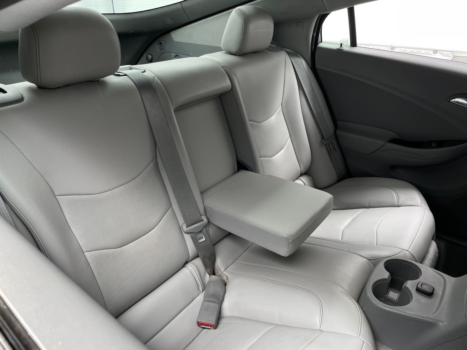 Thumbnail: 2017 Chevrolet Volt - 5