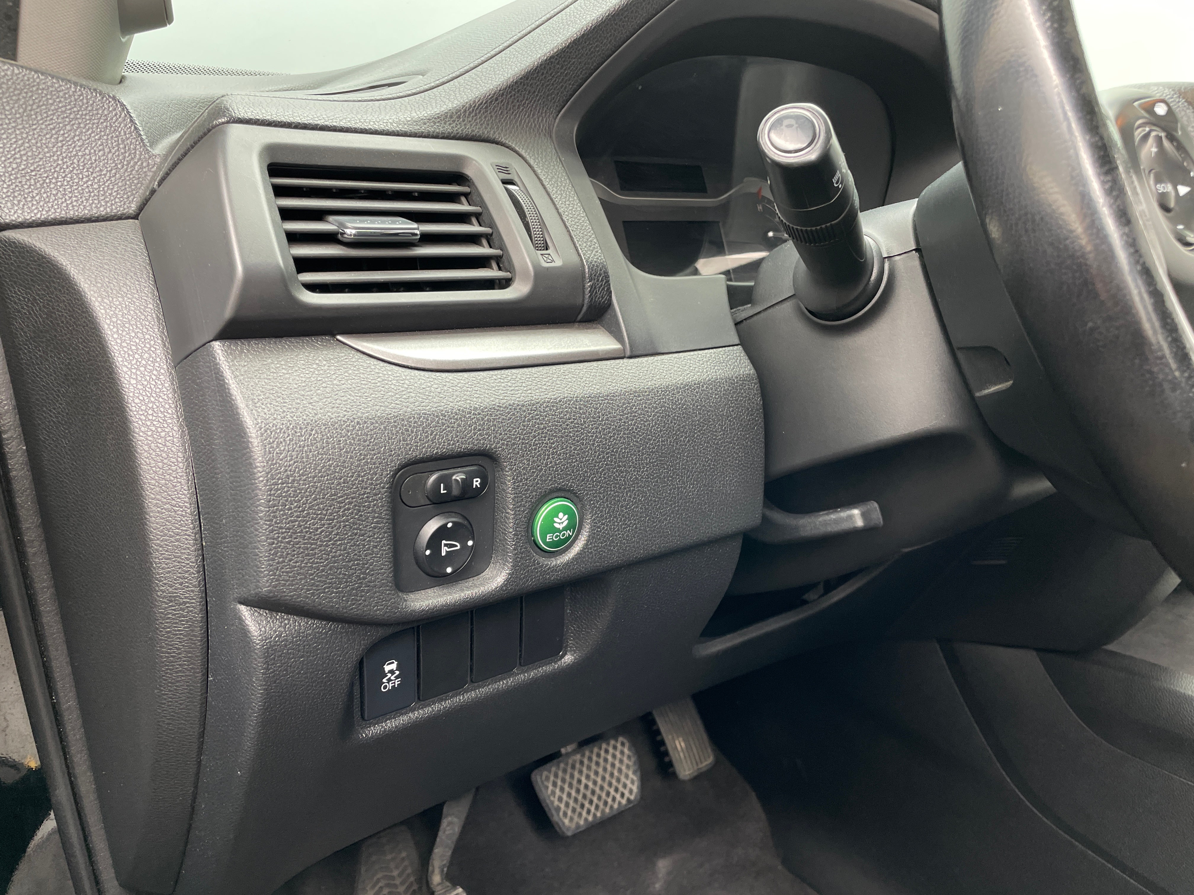 2016 Honda Pilot EX-L - Photo 13
