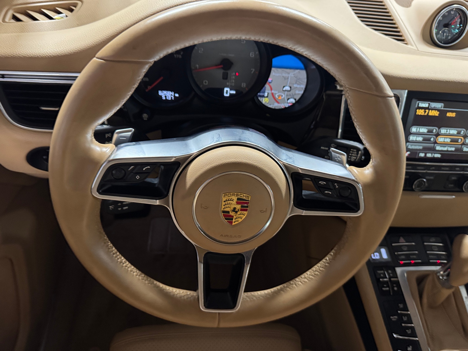 Thumbnail: 2015 Porsche Macan - 4