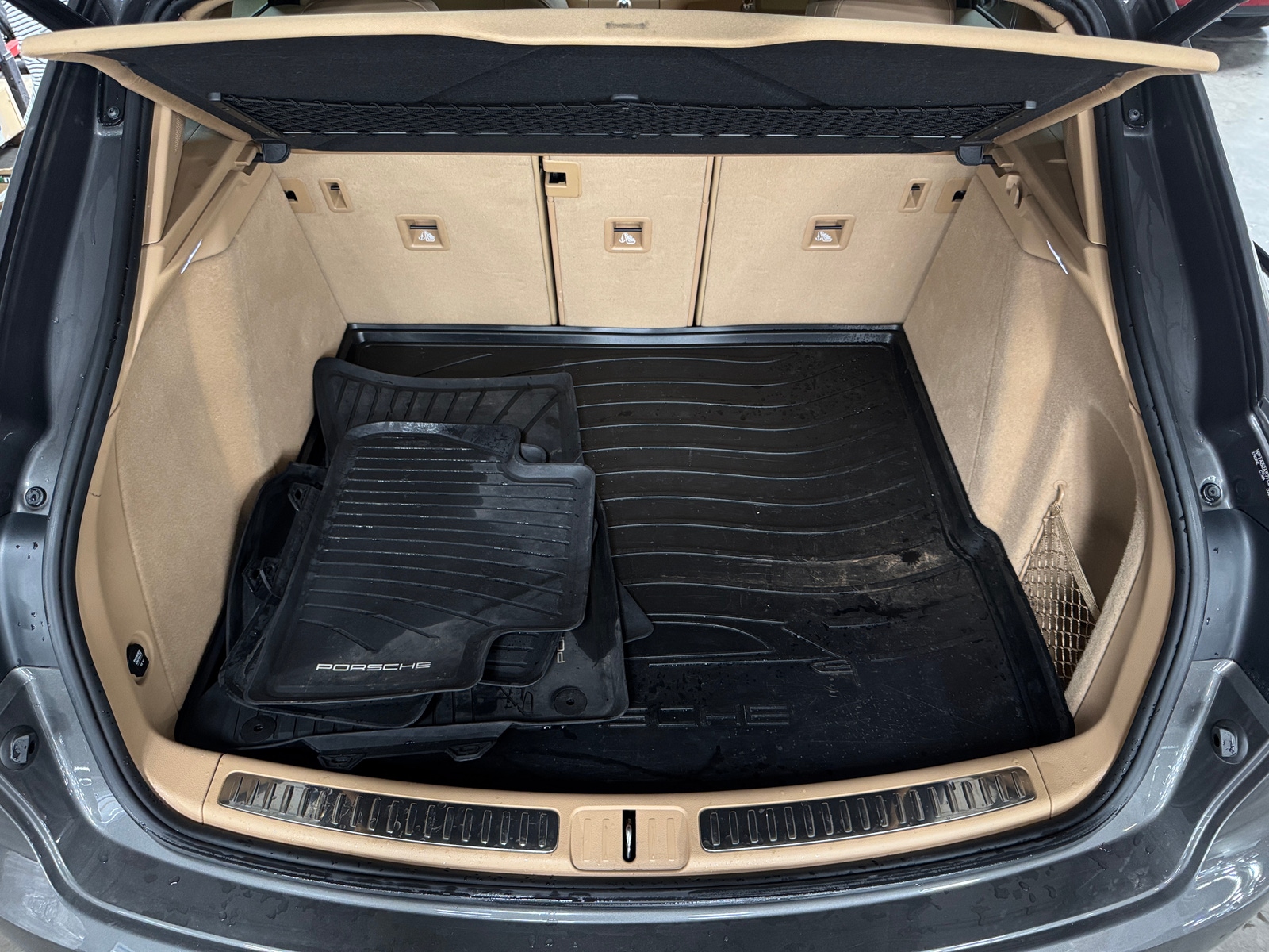 Thumbnail: 2015 Porsche Macan - 6