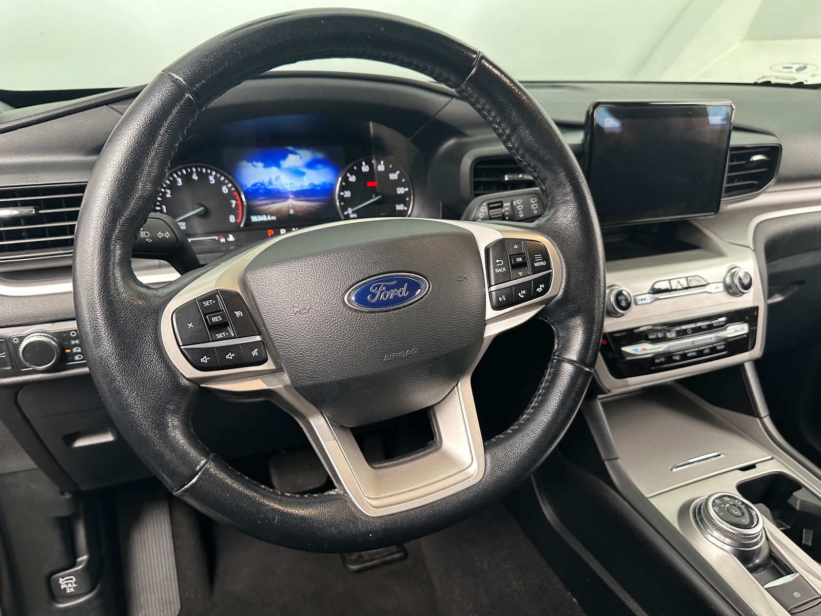 Thumbnail: 2022 Ford Explorer - 5