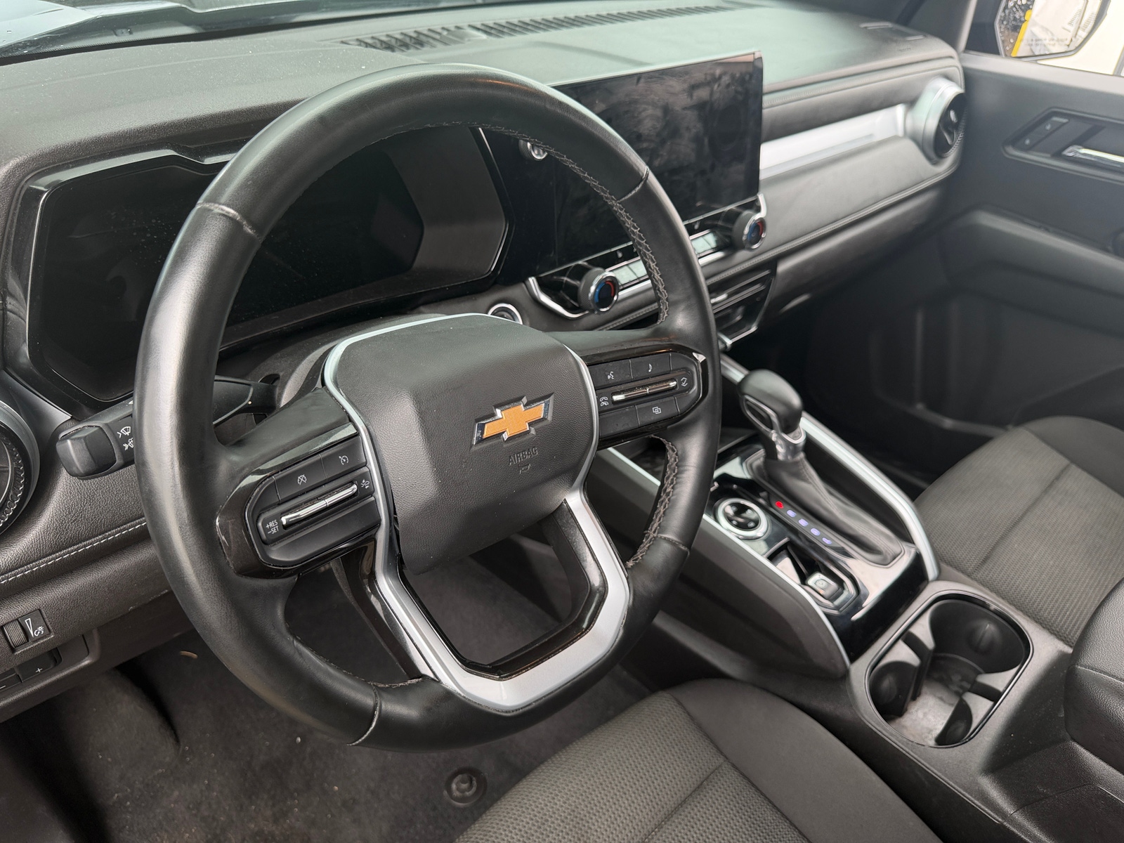 Thumbnail: 2023 Chevrolet Colorado - 5
