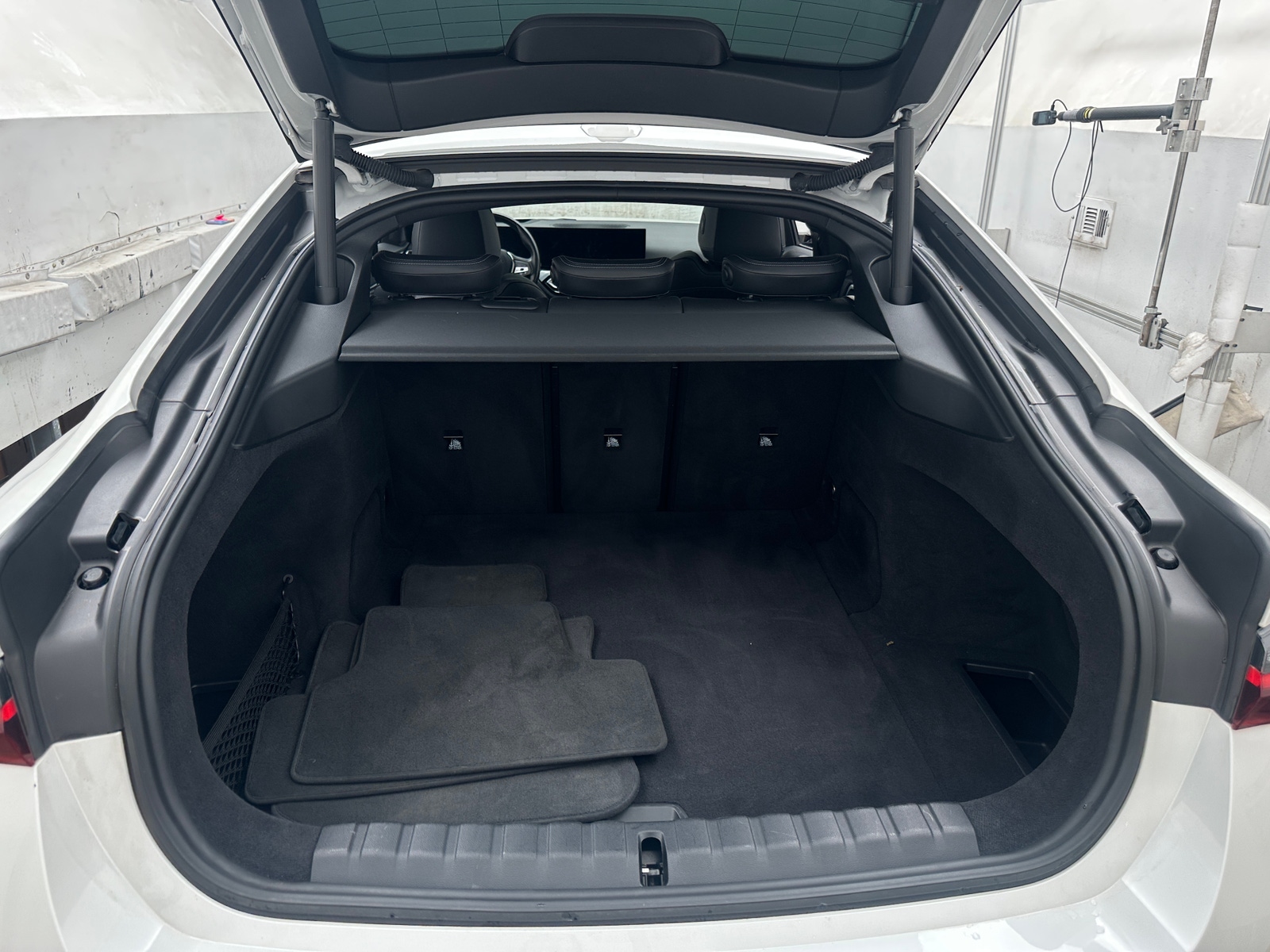 Thumbnail: 2024 BMW i4 - 6