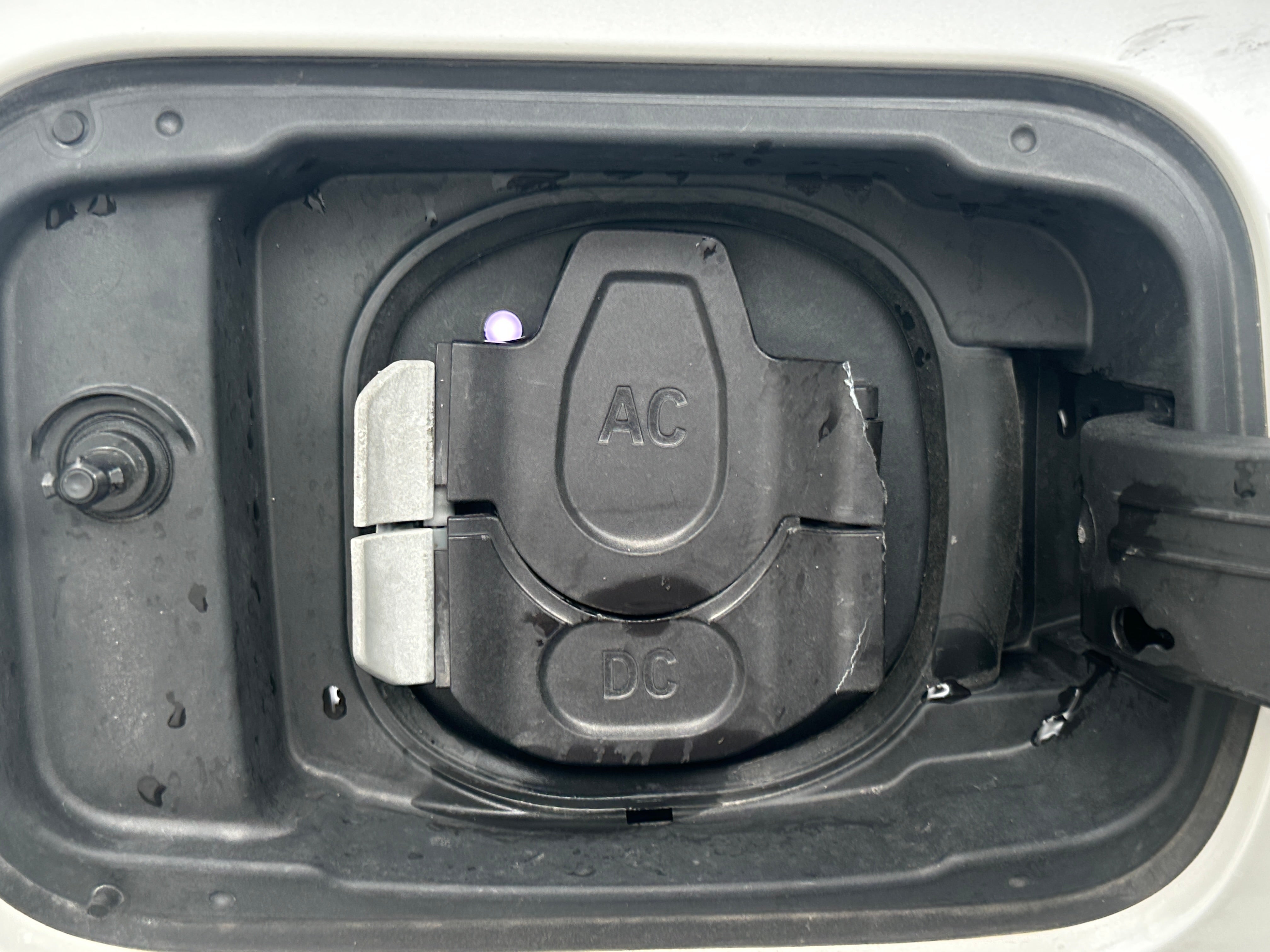 Used 2024 BMW i4 40 with VIN WBY73AW01RFS02275 for sale in Oak Creek, WI