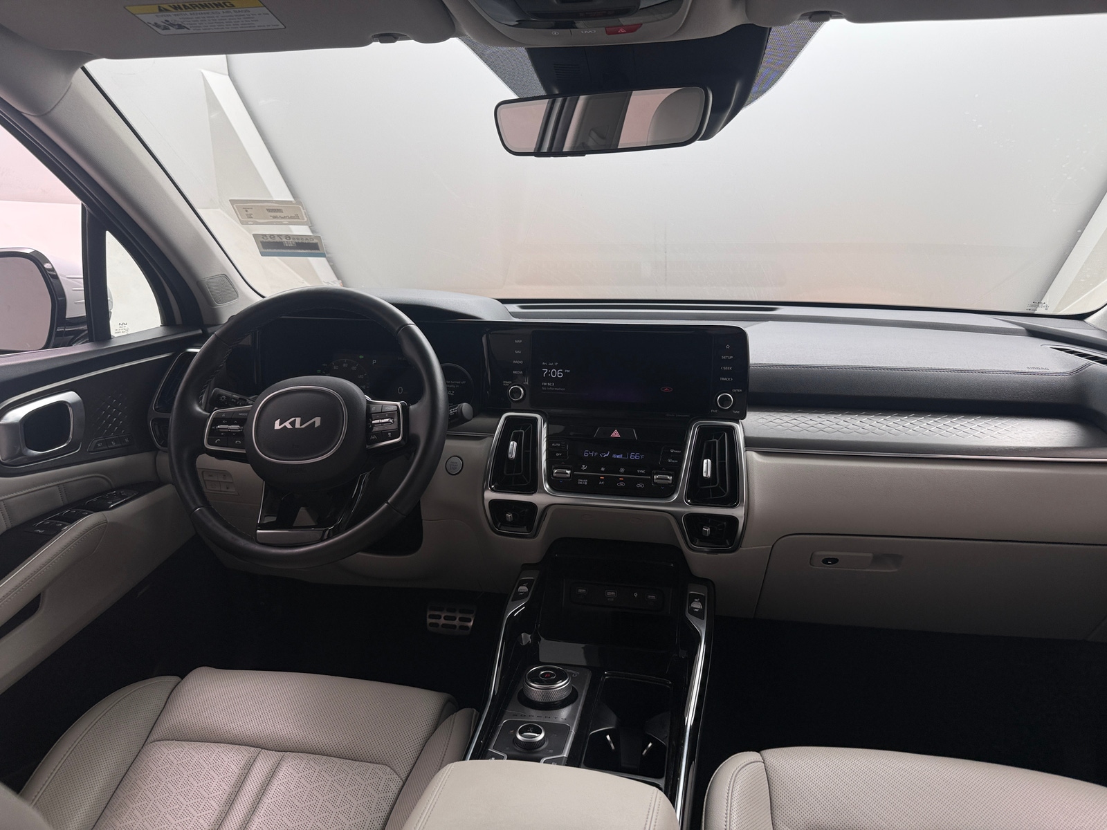 Thumbnail: 2022 Kia Sorento - 2