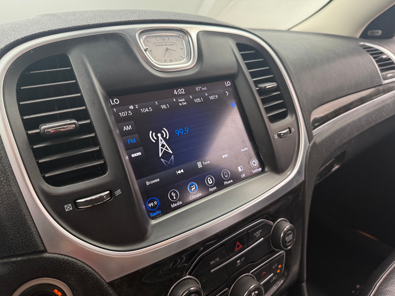 Thumbnail: 2019 Chrysler 300 - 3