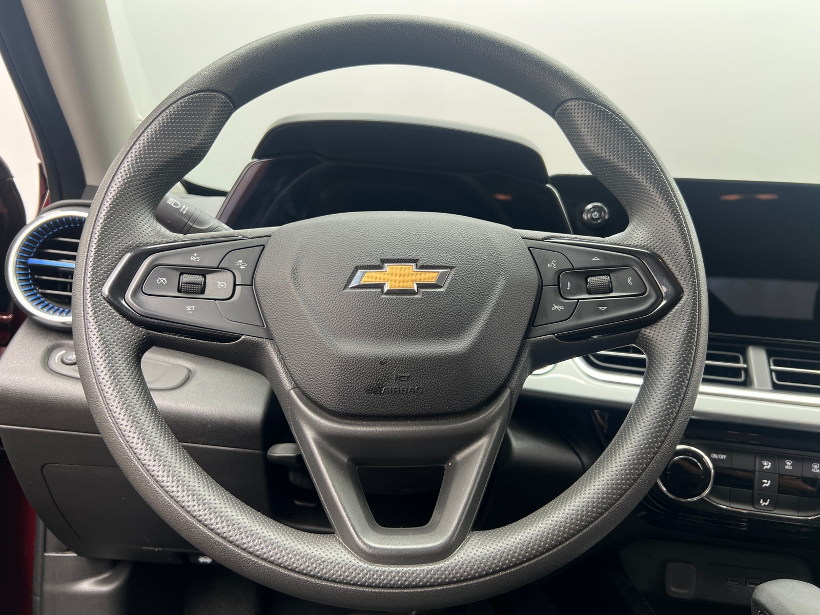 Thumbnail: 2025 Chevrolet Trax - 5