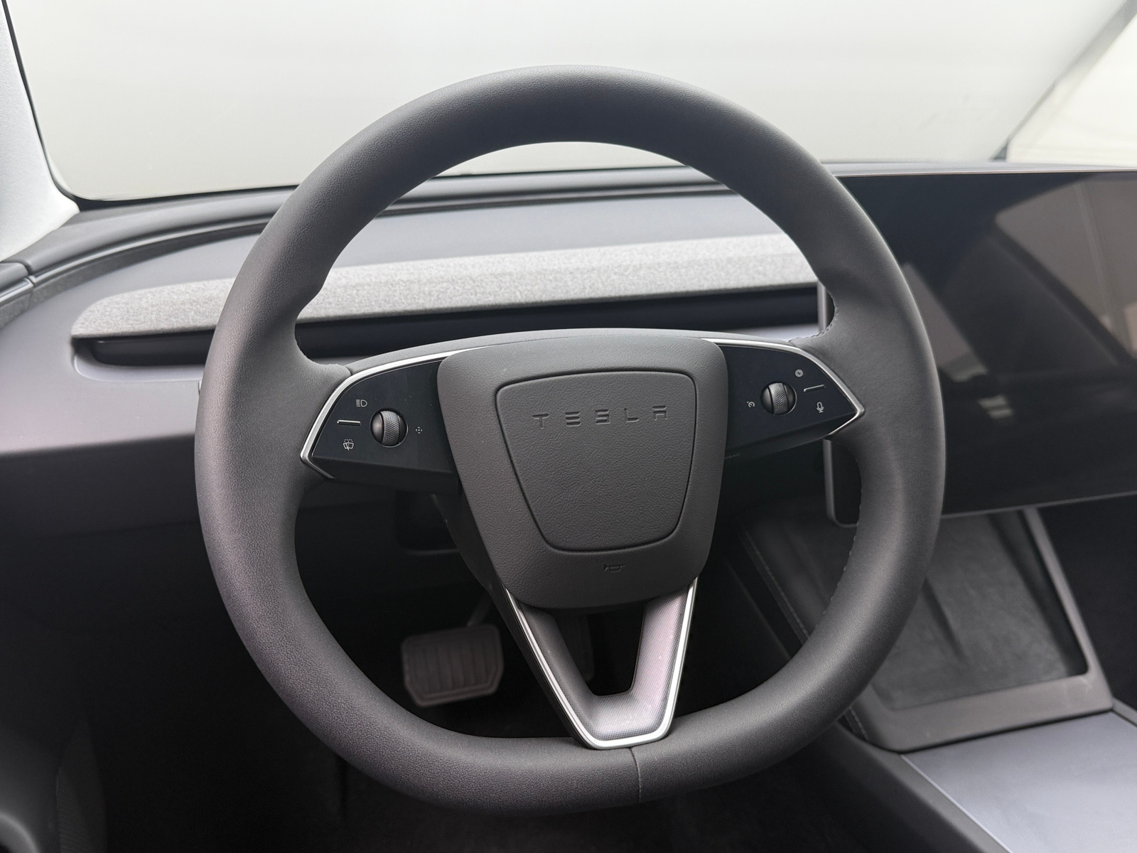 Thumbnail: 2026 Tesla Model 3 - 4