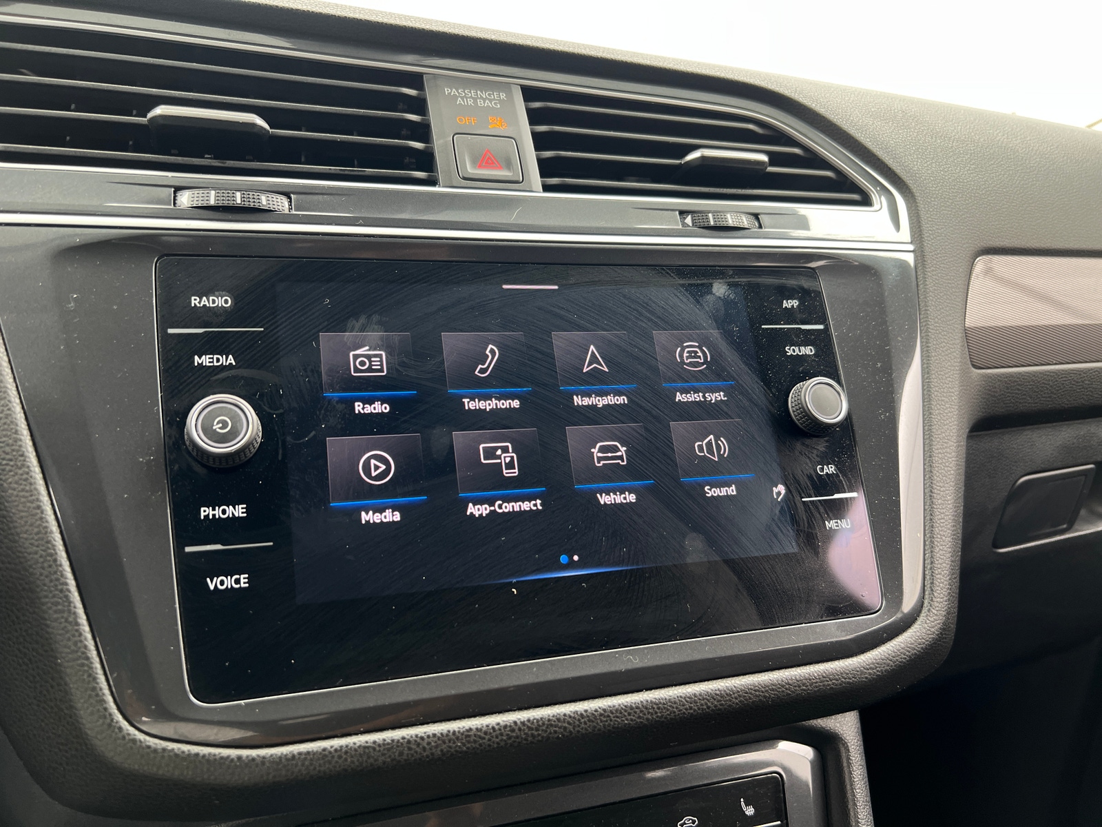 Thumbnail: 2024 Volkswagen Tiguan - 4