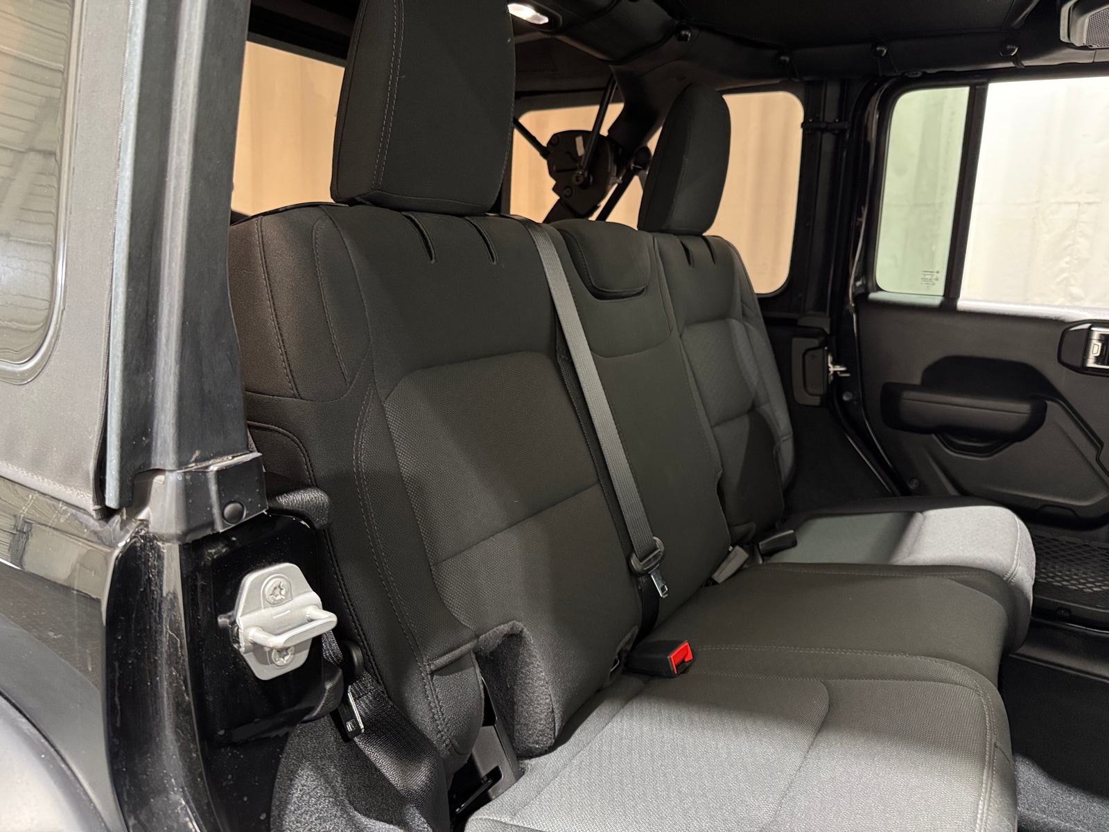 Thumbnail: 2022 Jeep Wrangler - 6