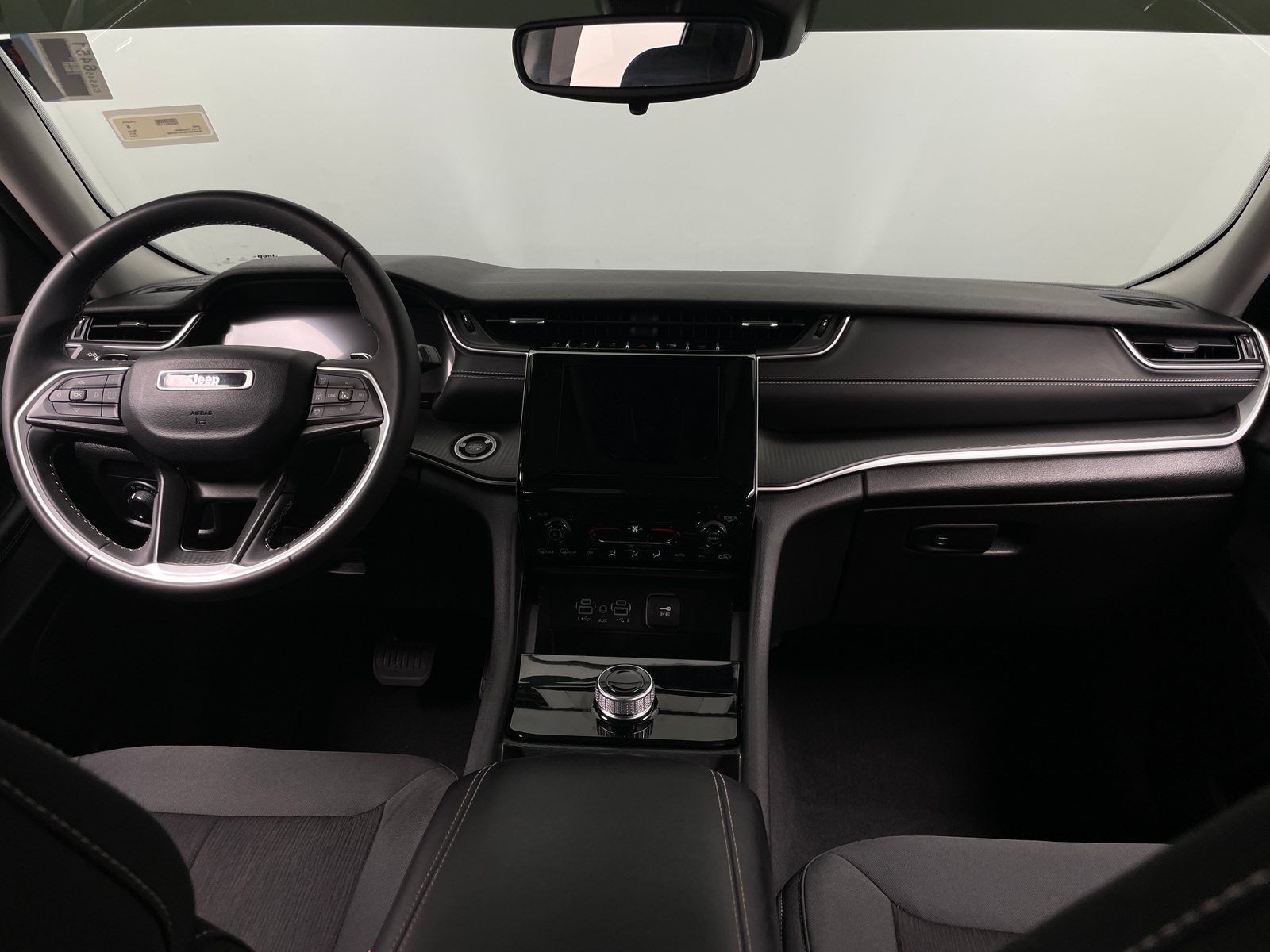 Thumbnail: 2024 Jeep Grand Cherokee - 3