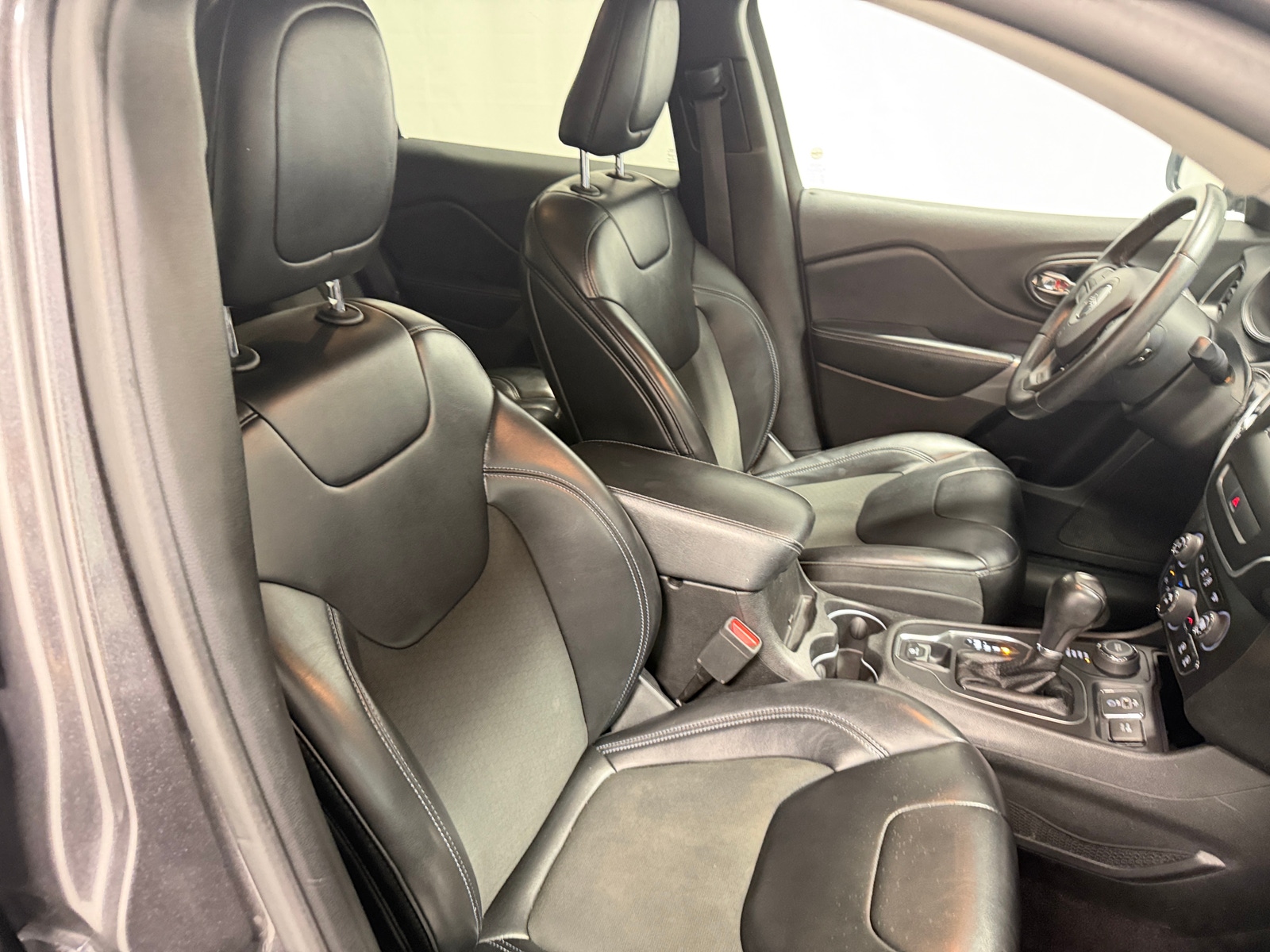 Thumbnail: 2019 Jeep Cherokee - 2