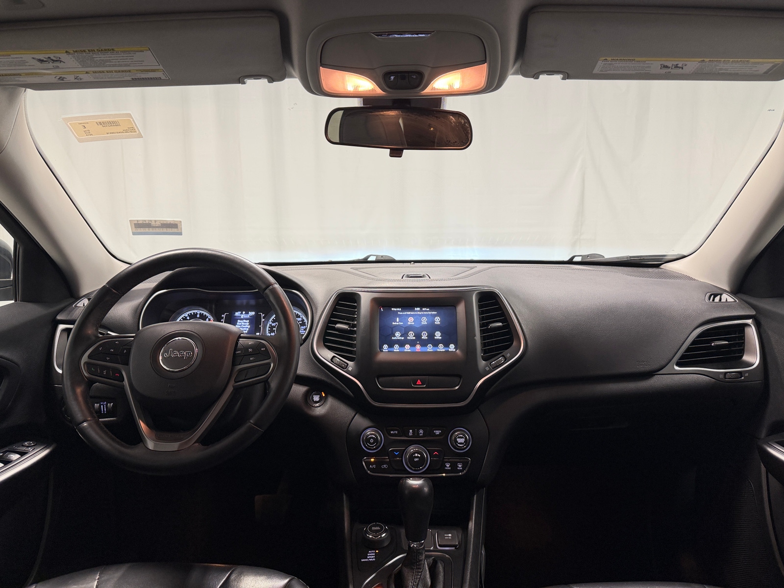 Thumbnail: 2019 Jeep Cherokee - 3