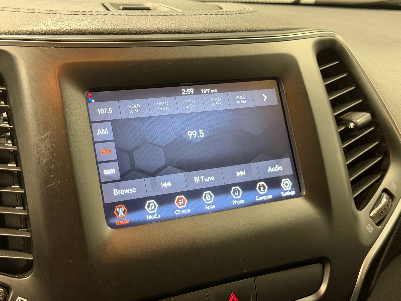 Thumbnail: 2019 Jeep Cherokee - 4
