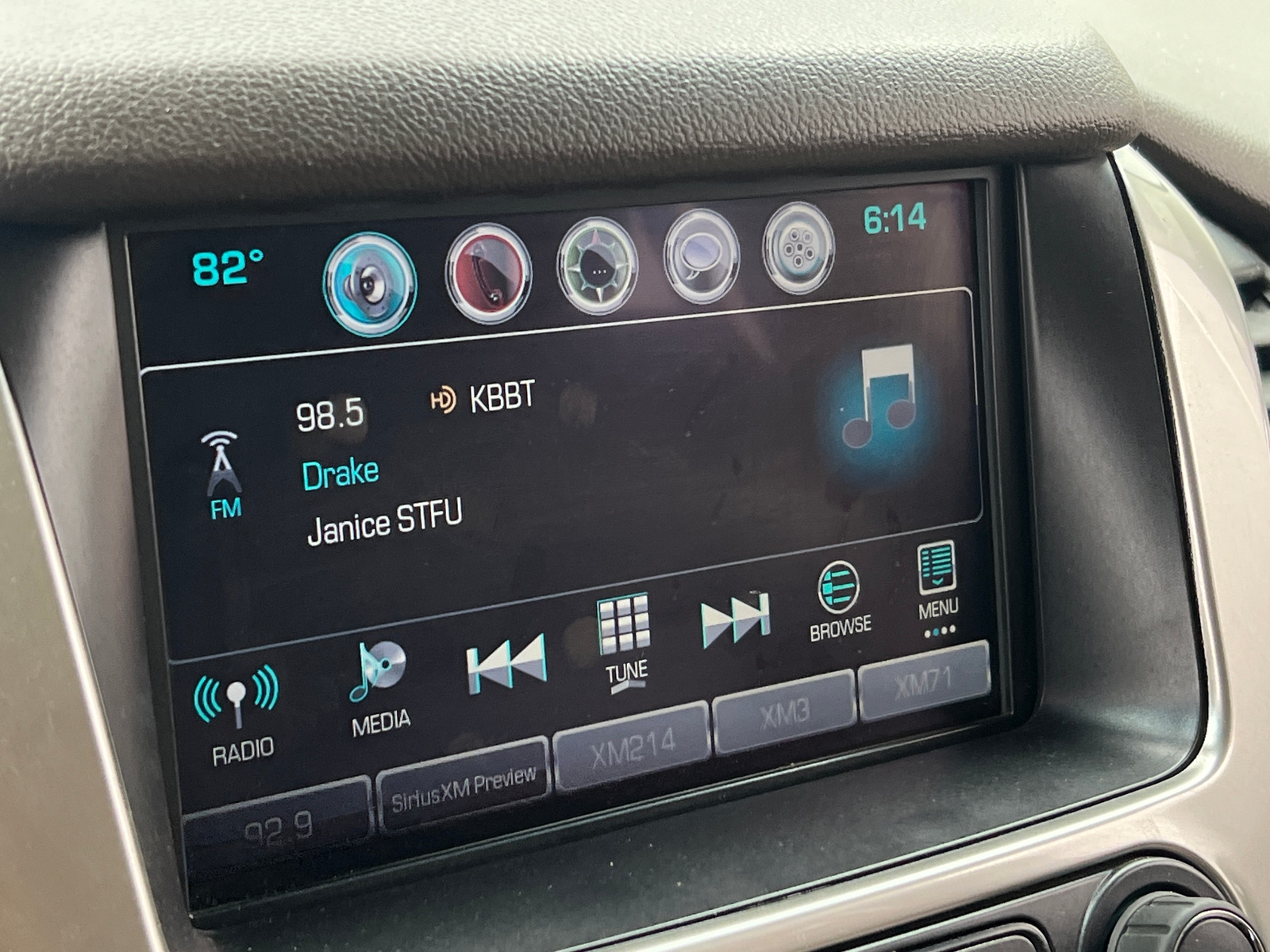 Thumbnail: 2016 Chevrolet Suburban - 3