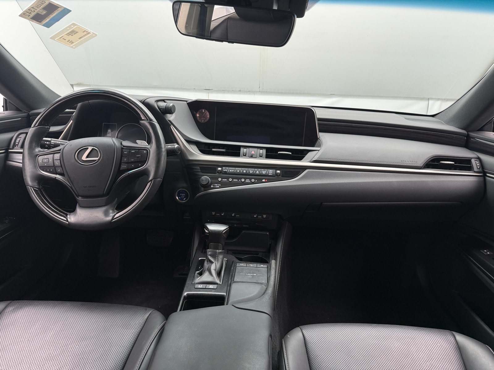 Thumbnail: 2020 Lexus ES - 2
