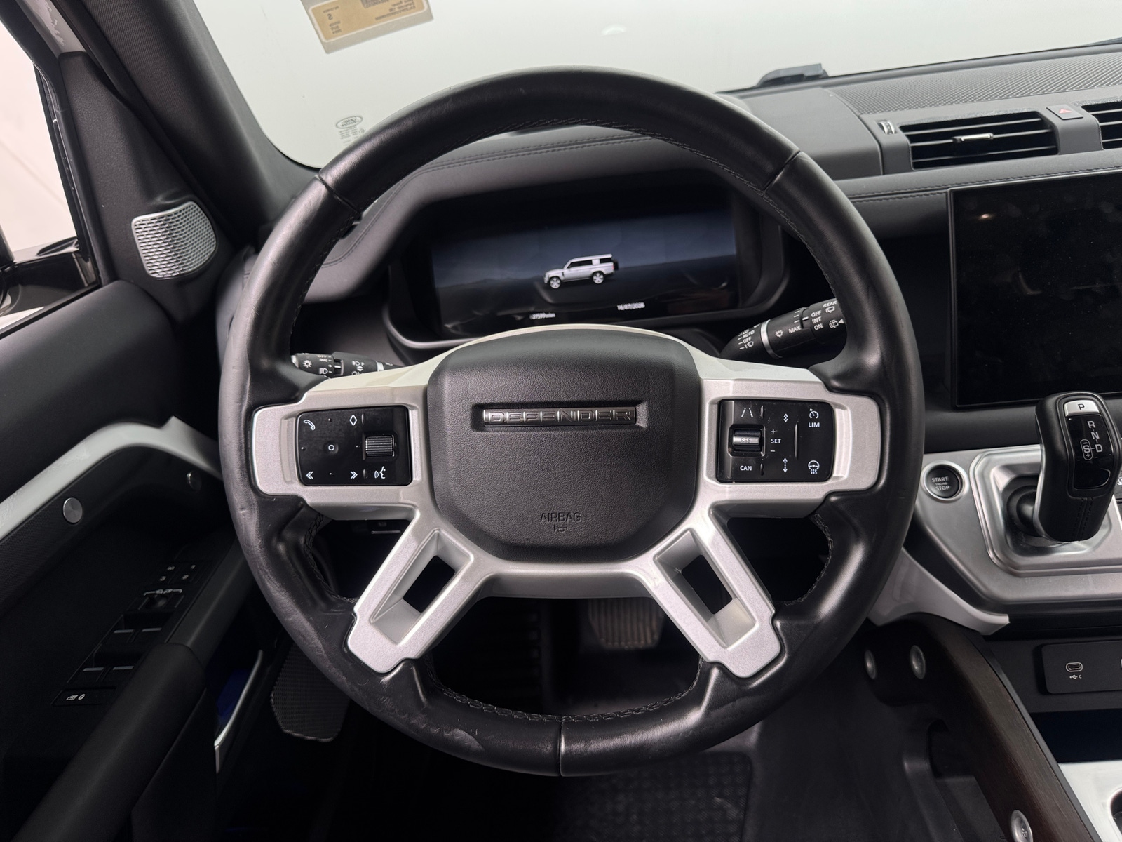 Thumbnail: 2024 Land Rover Defender - 5
