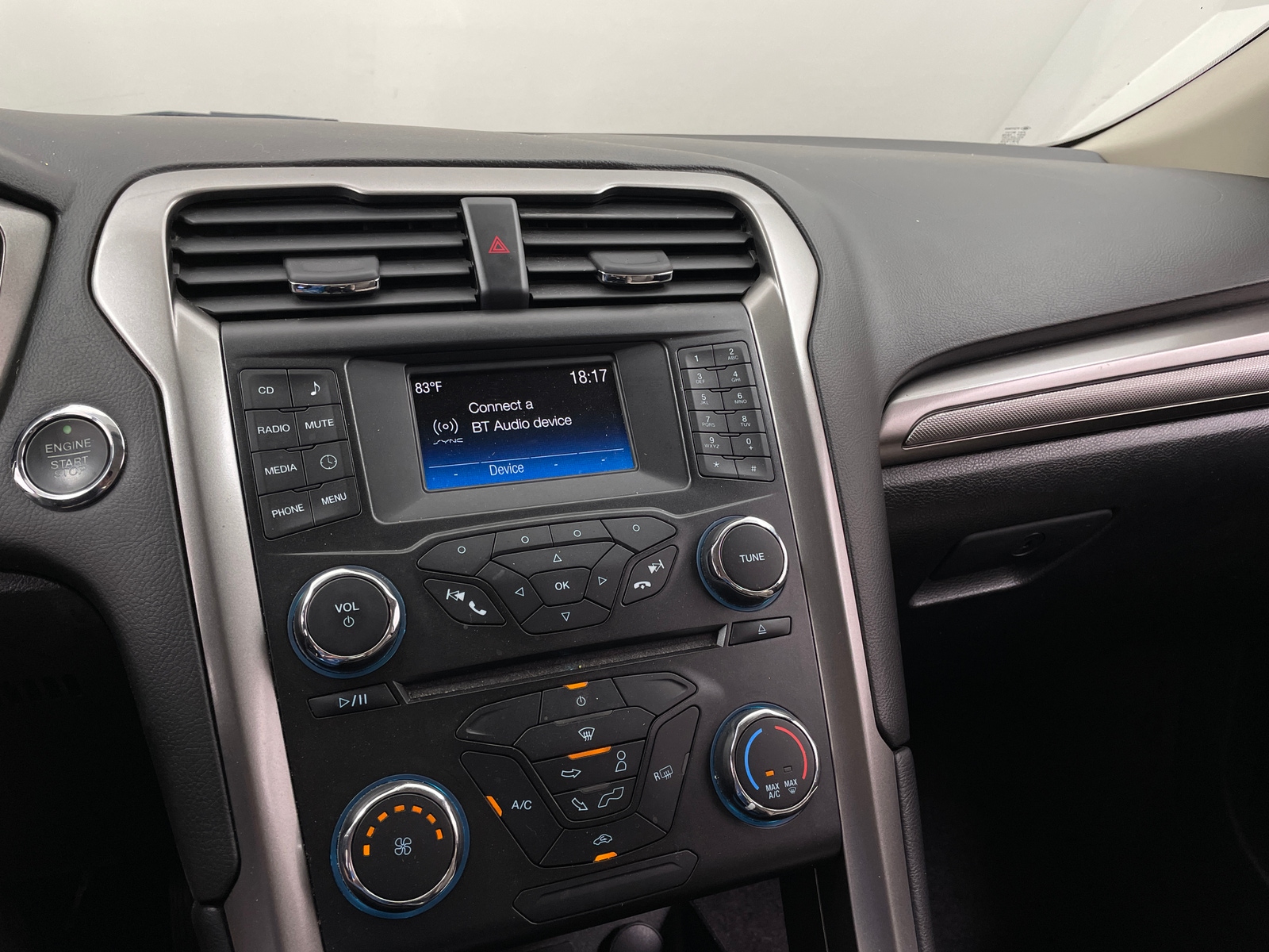 Thumbnail: 2017 Ford Fusion - 4