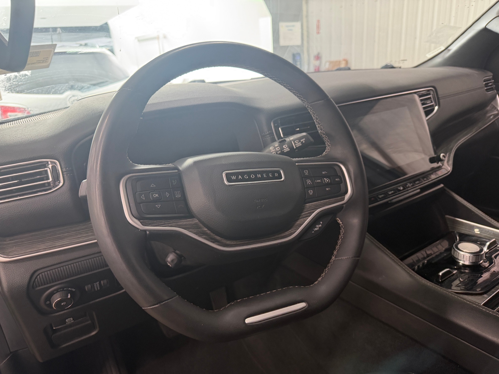 Thumbnail: 2022 Jeep Wagoneer - 5