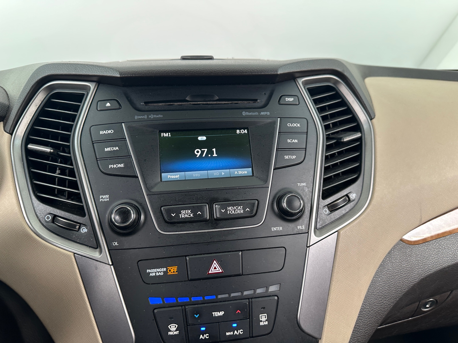 Thumbnail: 2016 Hyundai Santa Fe - 4