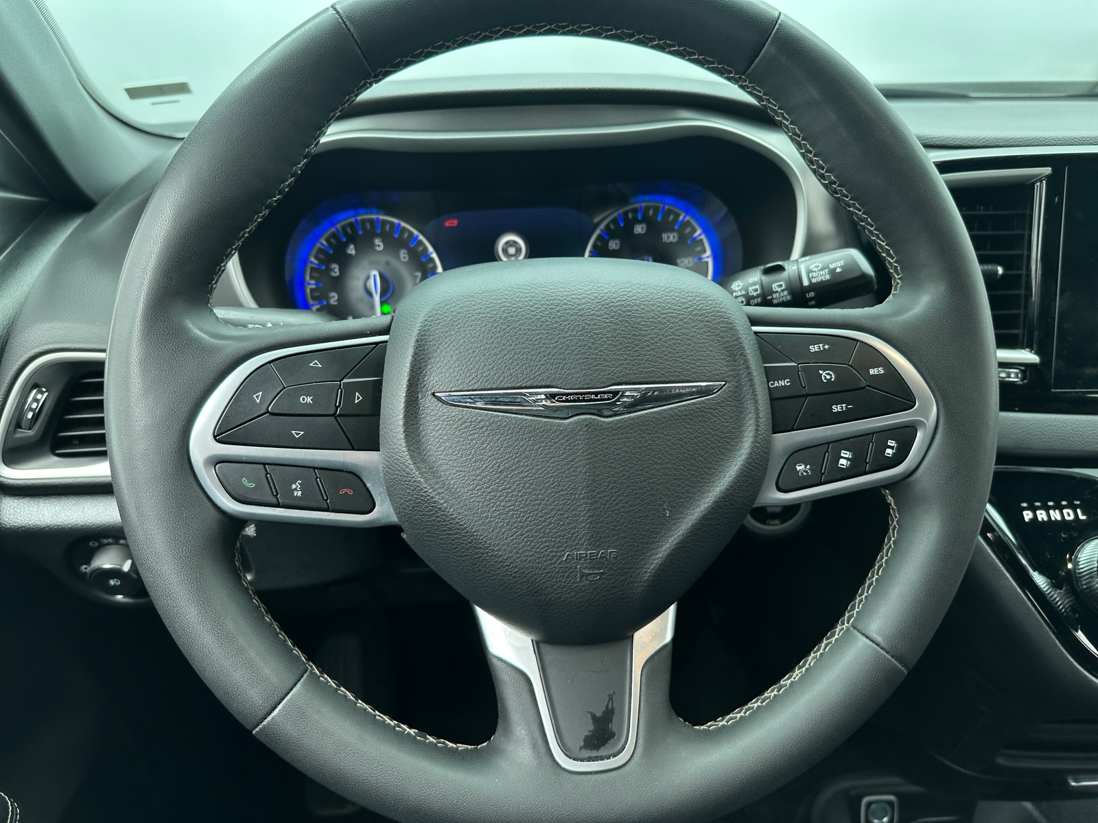 Thumbnail: 2025 Chrysler Pacifica - 4