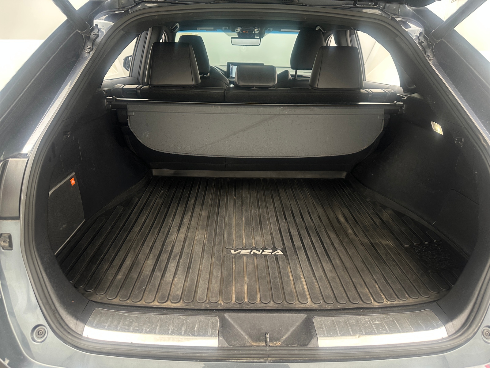 Thumbnail: 2021 Toyota Venza - 6